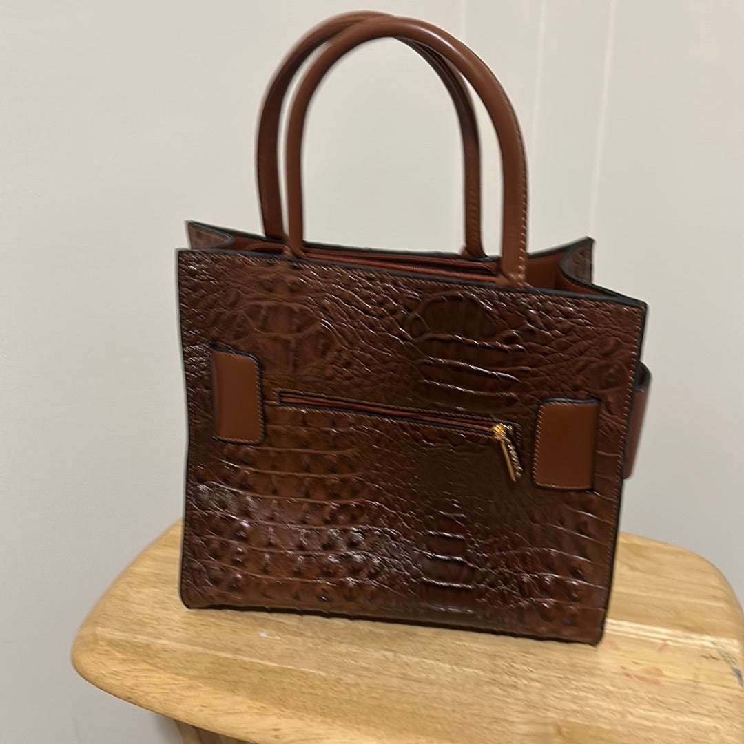 Luxurious Handbag (30%) discount