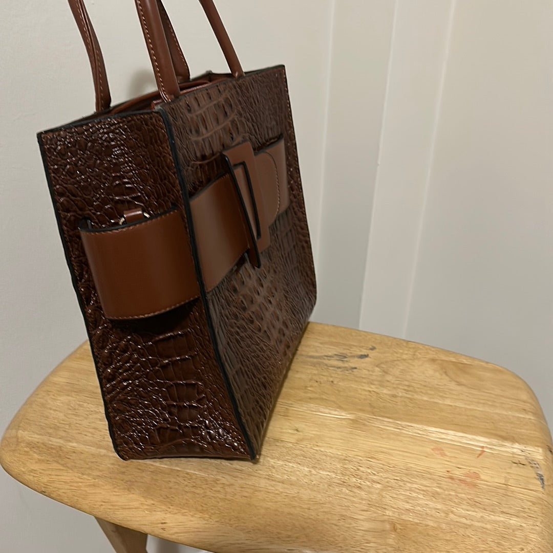 Luxurious Handbag (30%) discount